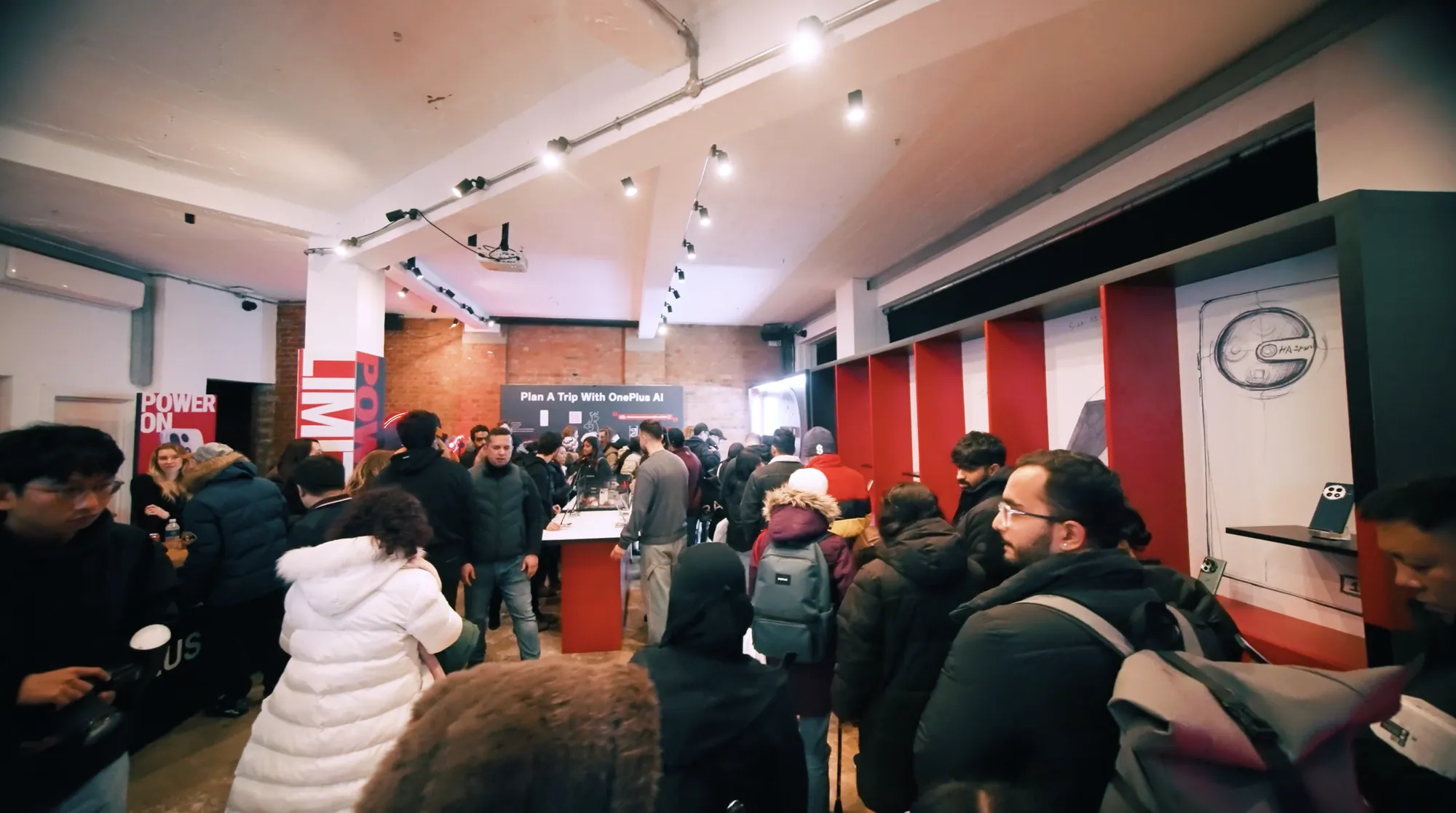 OnePlus 15, 10 of 14